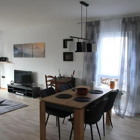 Wunderschoen Wohnen In By Interhome * Weinheim